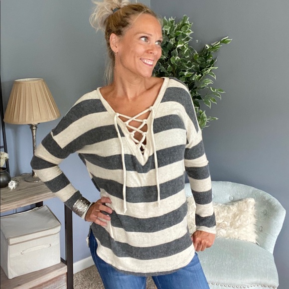 Stripe lace up knit top - Picture 2 of 6